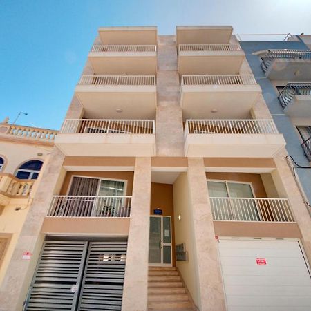 Modern Seaside 2 Bedroom Penthouse With Sea Views St. Paul's Bay Exterior photo