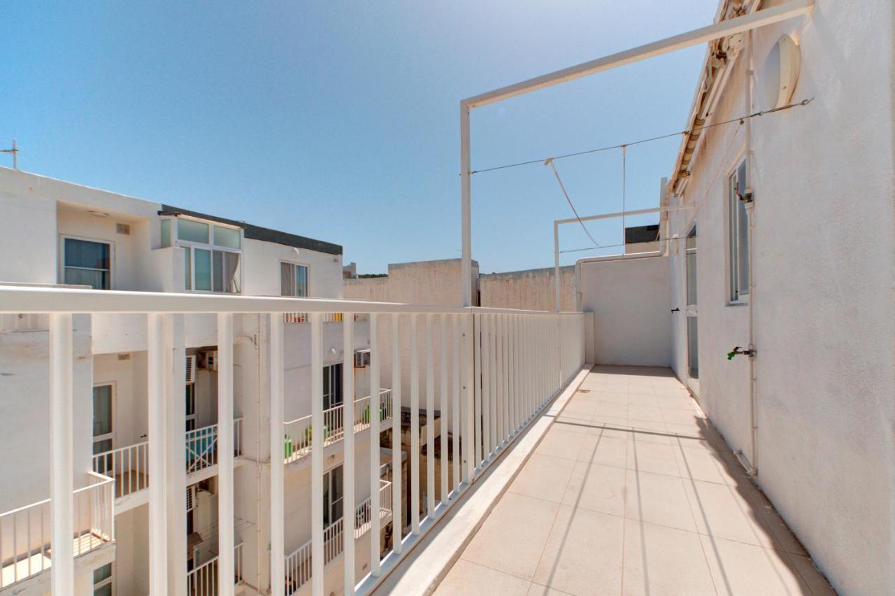 Modern Seaside 2 Bedroom Penthouse With Sea Views St. Paul's Bay Exterior photo