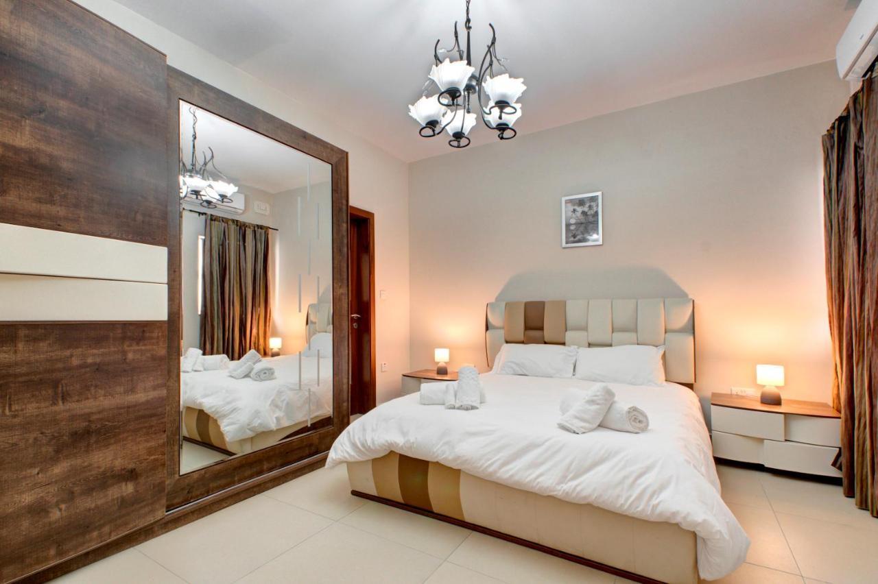 Modern Seaside 2 Bedroom Penthouse With Sea Views St. Paul's Bay Exterior photo
